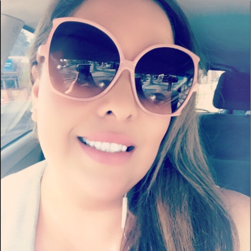 Meet your Posher, Clara